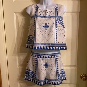 Women’s size Large shorts set